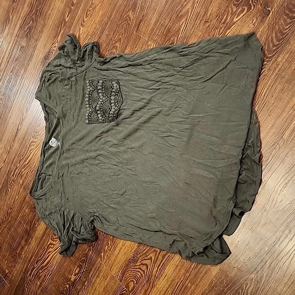 Small SO army green lace pocket tee shirt
